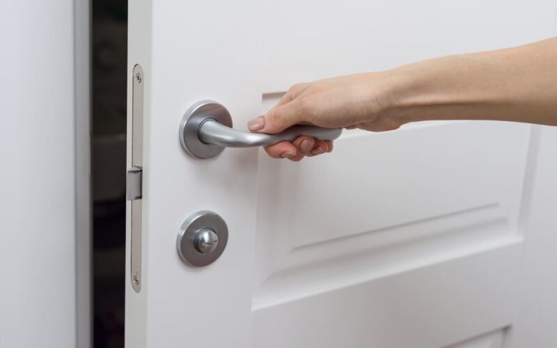Puertas resistentes al clima en Panamá: ideales para exteriores